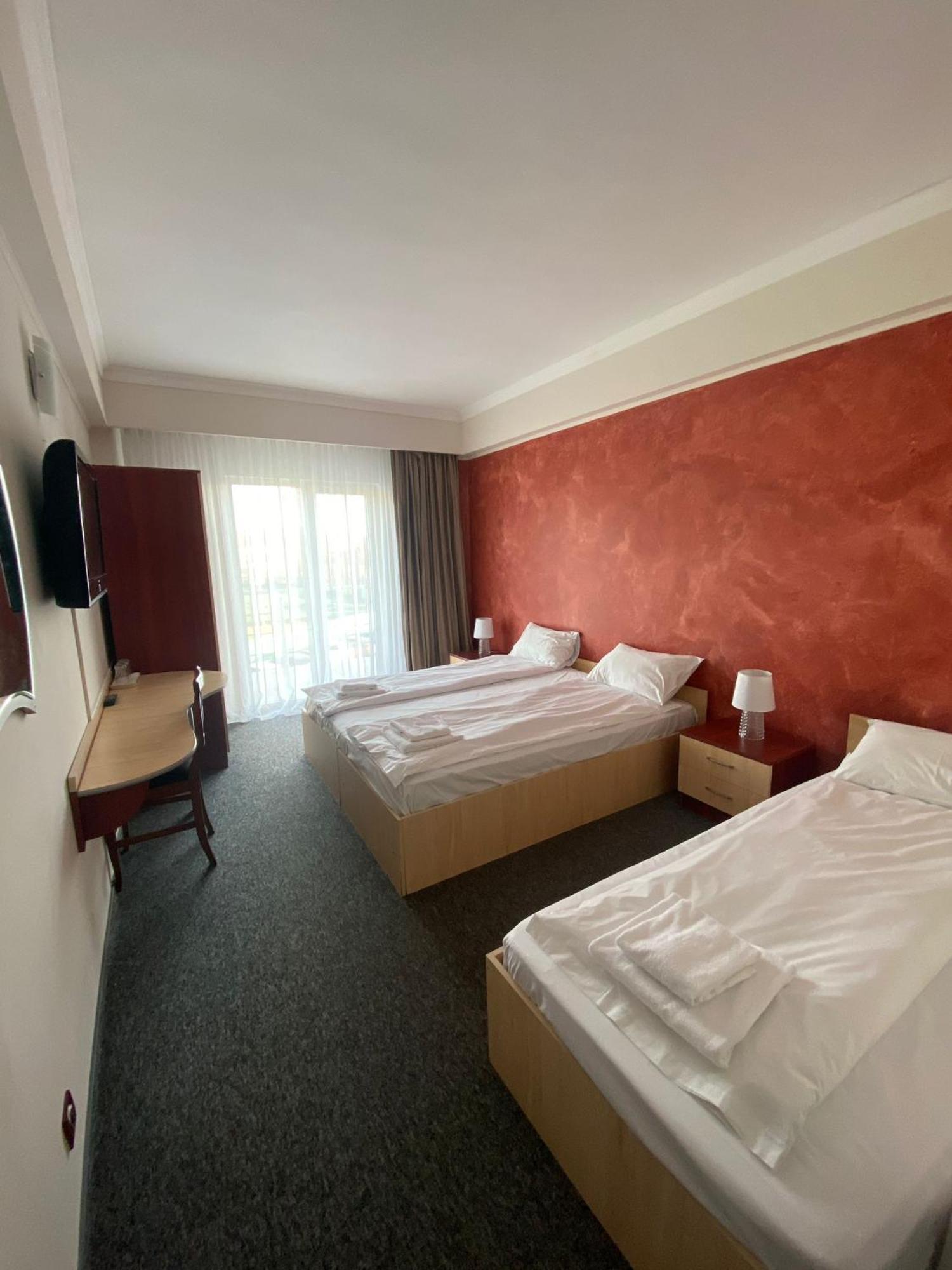 Hotel Stadion Oradea Exterior photo